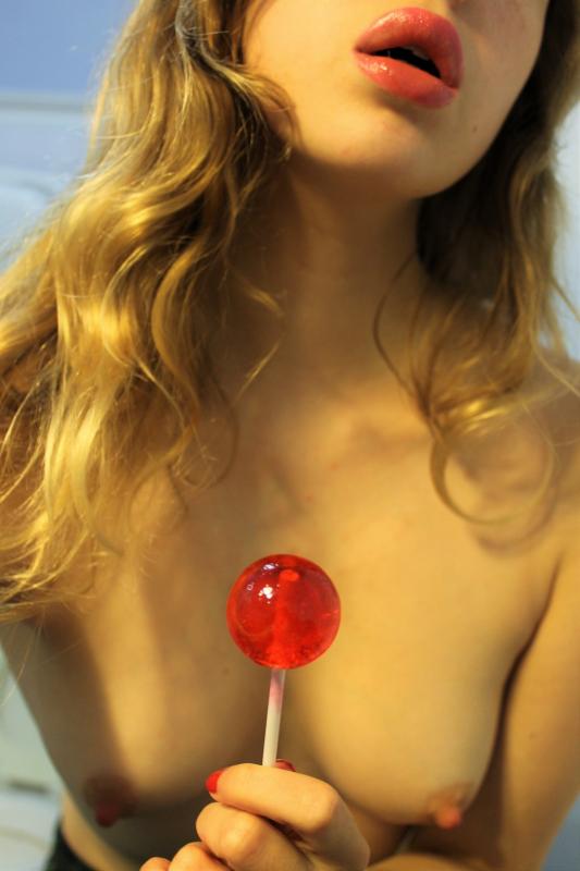 BaskinThrobbins from reddit gonewild nude teen